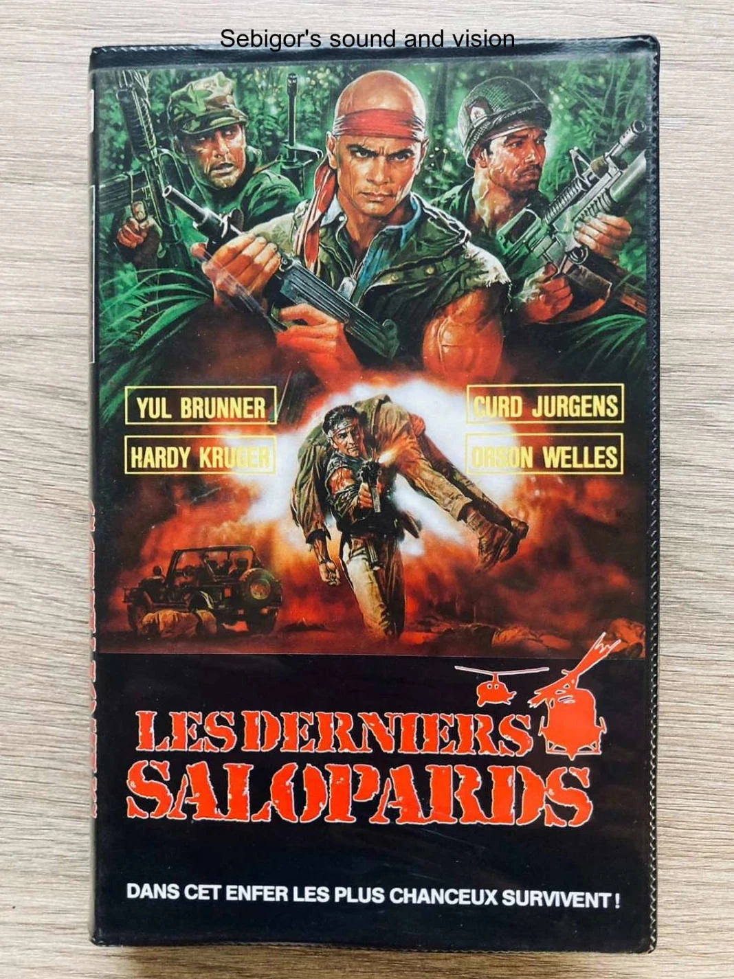 VHS Les derniers salopards.